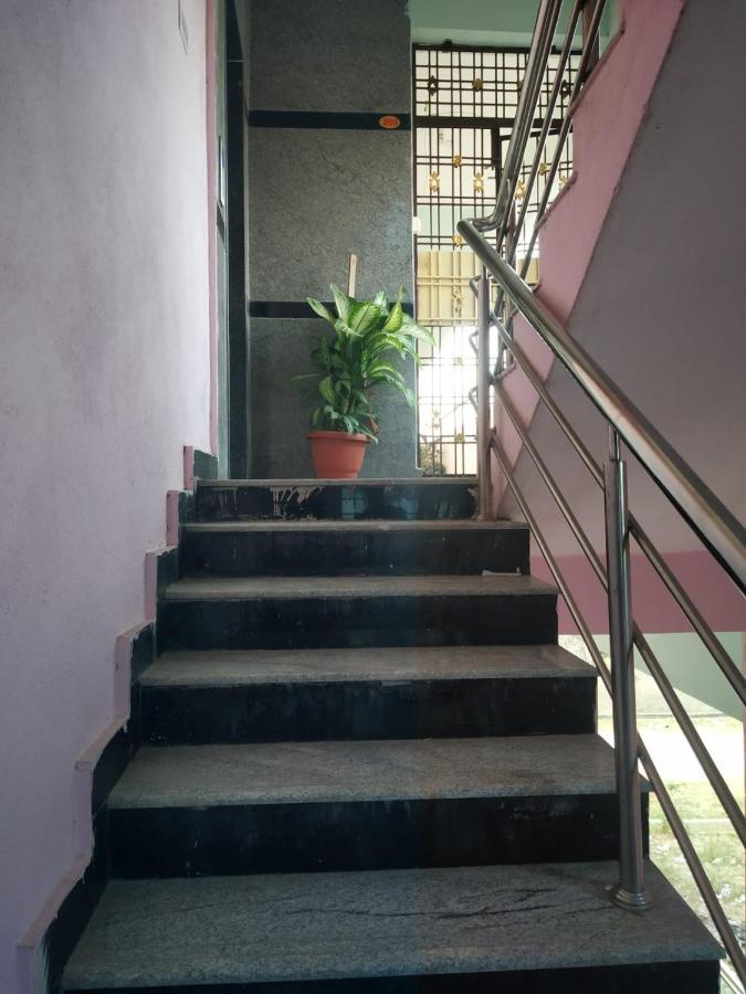 Sls Homestay - Luxury Ac Service Apartments 1Bhk, 2Bhk, 3Bhk - Direct Flyover To Alipiri Tirumala Gate - Walk To Ps4 Pure Veg Restaurants, Supermarkets - Near To National Highway & Padmavathi Amma Temple - Modular Kitchen, Living Room -Free Superfast Tirupati Exteriér fotografie