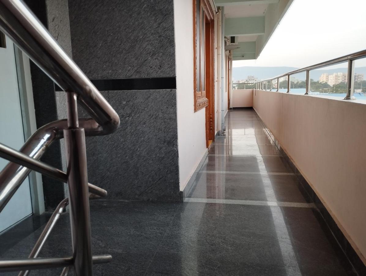 Sls Homestay - Luxury Ac Service Apartments 1Bhk, 2Bhk, 3Bhk - Direct Flyover To Alipiri Tirumala Gate - Walk To Ps4 Pure Veg Restaurants, Supermarkets - Near To National Highway & Padmavathi Amma Temple - Modular Kitchen, Living Room -Free Superfast Tirupati Exteriér fotografie