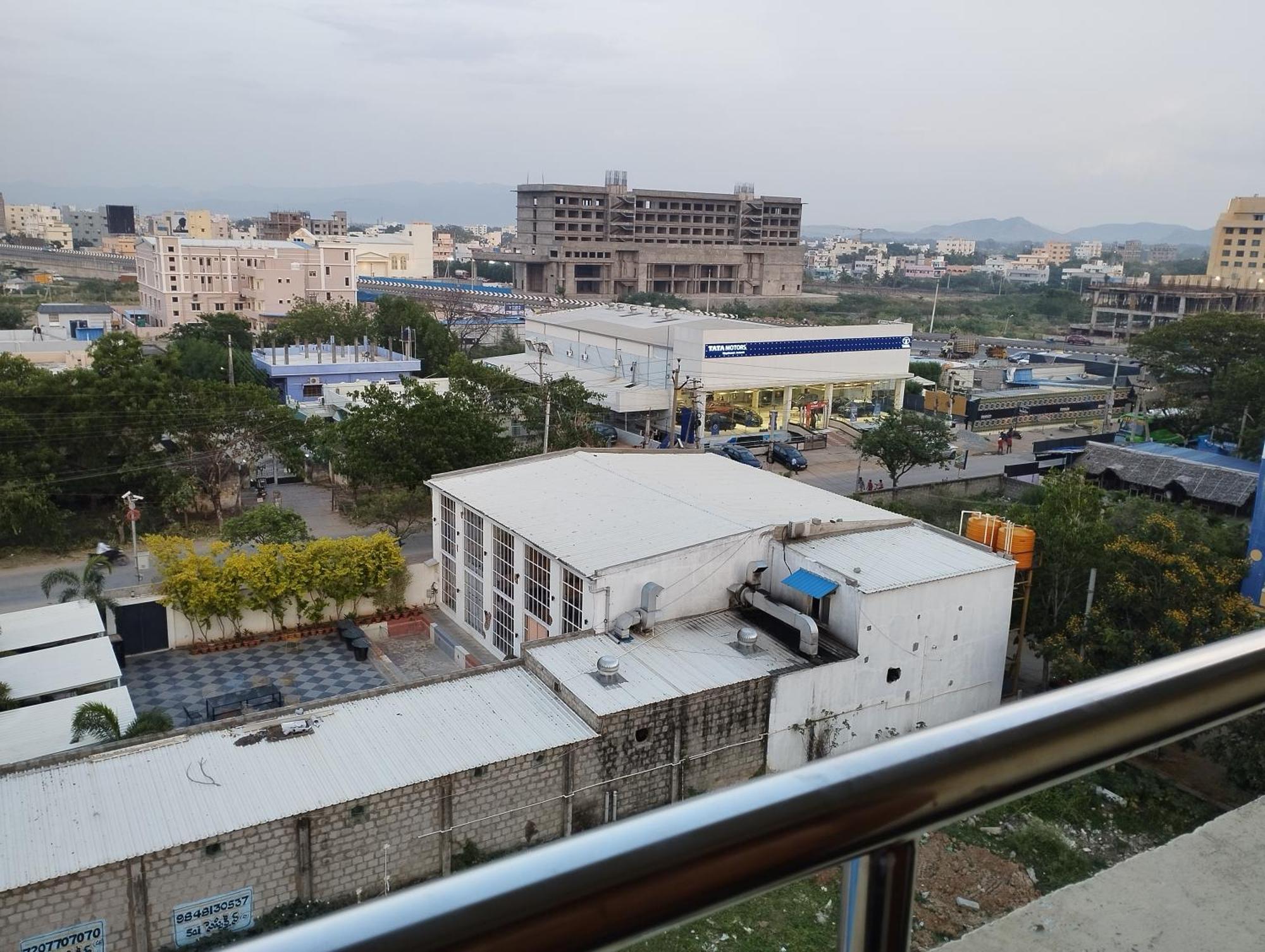 Sls Homestay - Luxury Ac Service Apartments 1Bhk, 2Bhk, 3Bhk - Direct Flyover To Alipiri Tirumala Gate - Walk To Ps4 Pure Veg Restaurants, Supermarkets - Near To National Highway & Padmavathi Amma Temple - Modular Kitchen, Living Room -Free Superfast Tirupati Exteriér fotografie